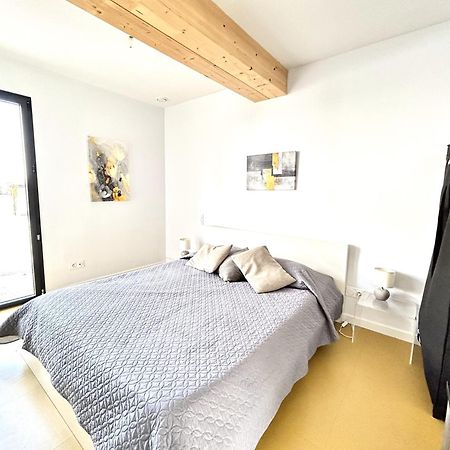 Du Vignoble A L'Atlantique - Residence Montifault Gites Du 2 Au 3 Pieces Le Pallet エクステリア 写真